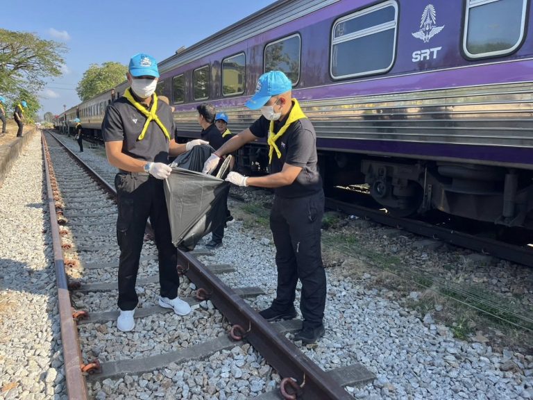 สายตรวจตำรวจท่องเที่ยวตรัง ร่วมกิจกรรมจิตอาพัฒนาปรับปรุงภูมิทัศน์ เพื่อถวายเป็นพระราชกุศลแด่สมเด็จพระนางเจ้าสิริกิติ์พระบรมราชินีนาถ พระบรมราชชนนีพันปีหลวง ในวาระครบ 100 วันแห่งการสวรรคต (สตมวาร)