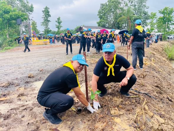 ร.ต.ต.ปิยเดช สูติพันธ์ รอง สว.(ป.) ส.ทท.2 กก.3 บก.ทท.3 พร้อมสายตรวจเขต 1 ร่วมกิจกรรมจิตอาสาพัฒนา “เราทำความดี ด้วยหัวใจ”