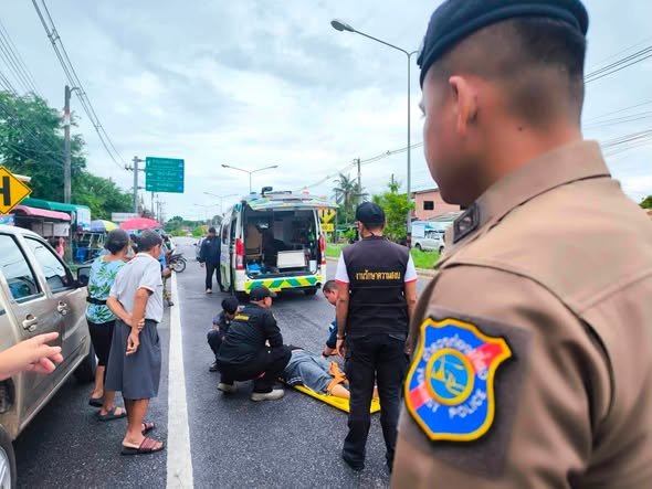 สายตรวจตำรวจท่องเที่ยวตรัง (เขต 3 ชป.พัทลุง) ให้การช่วยเหลืออำนวยความสะดวกด้านการจราจร​ เหตุ ว.40  ป้องกันเกิดอุบัติเหตุซ้ำซ้อน